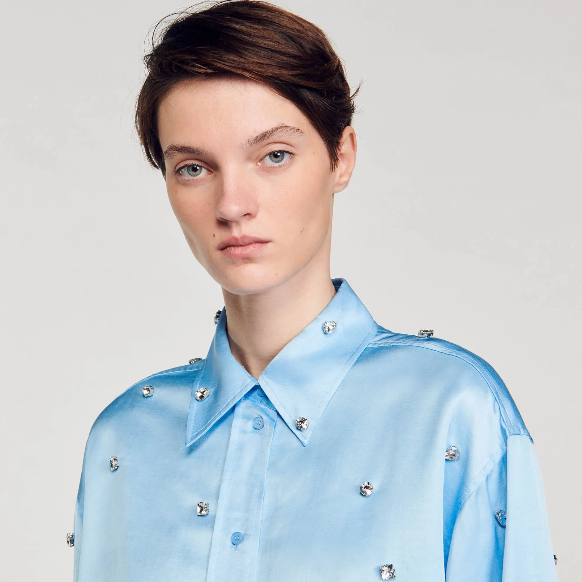 Satijnachtige Overhemdblouse Met Stras